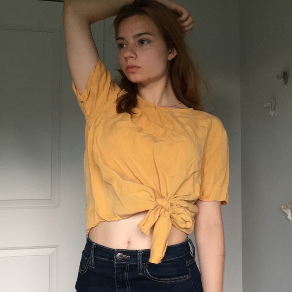 Mustard Yellow Tee/Crop-Top - Picture 2 of 4